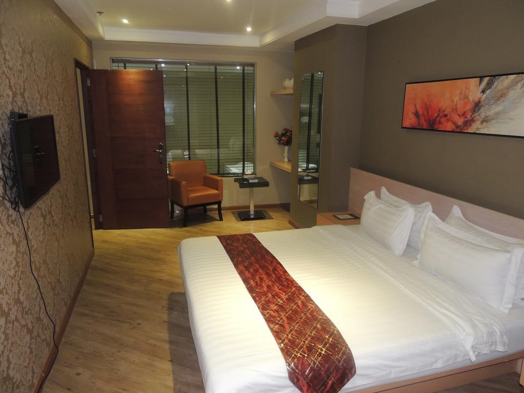 Dela Chambre Hotel Manila Exterior foto